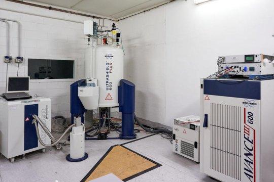 NMR 600 MHz